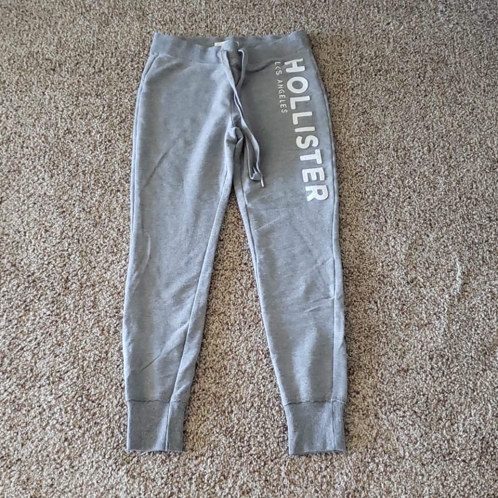 Hollister joggers